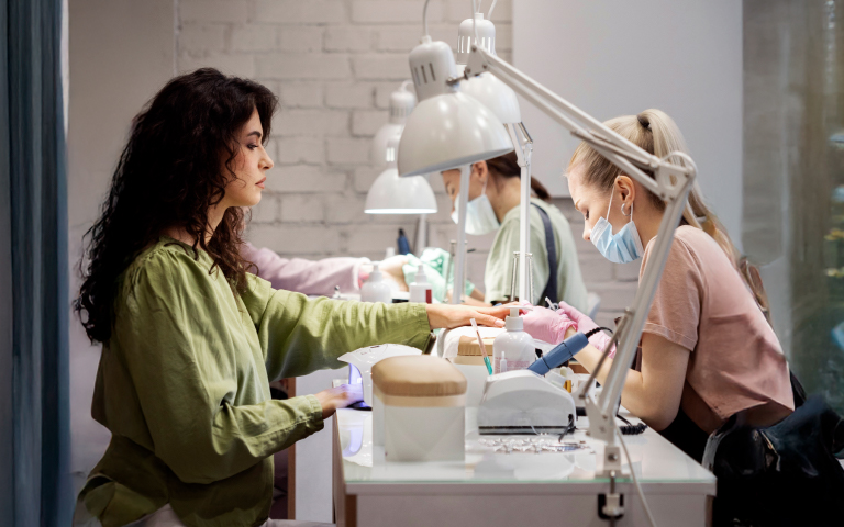 DIY vs. Professional Training: Why Nail Art Courses Make a Difference