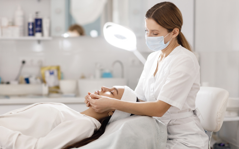What Are the Career Opportunities After Completing a Cosmetology Course?